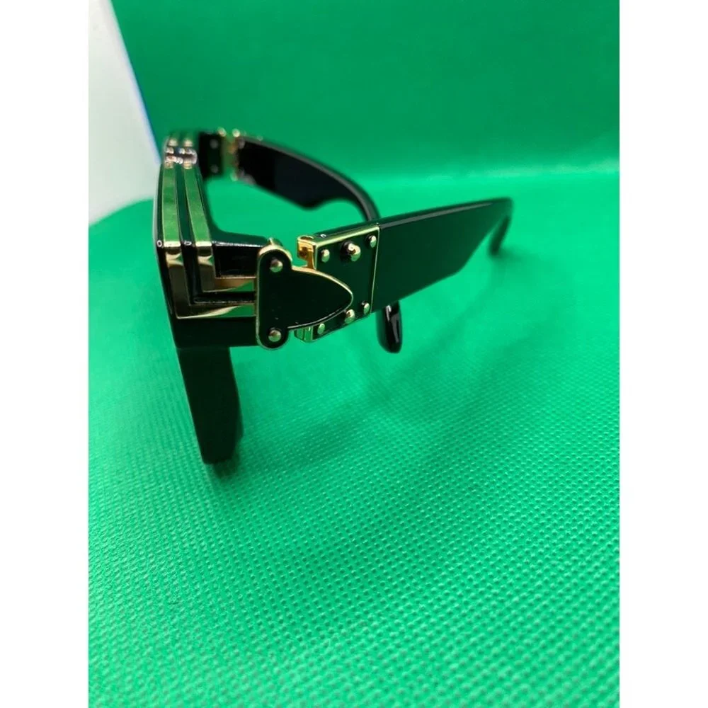 Men’s Black Gold Frame Sunglasses